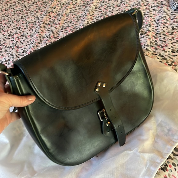 Leather crossbody saddle bag - Picture 2 of 5